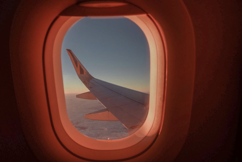 Analiza preturilor la bilete de avion: de ce se scumpesc biletele in 2026